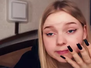 Lora's Live Sex Cam Show