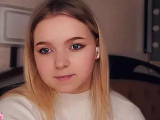 Lora's Live Sex Cam Show