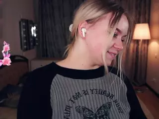 Lora's Live Sex Cam Show