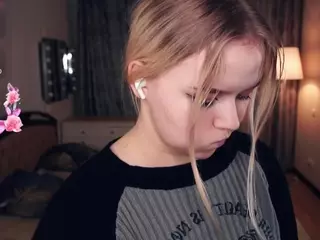 Lora's Live Sex Cam Show