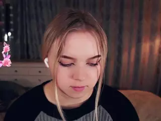Lora's Live Sex Cam Show