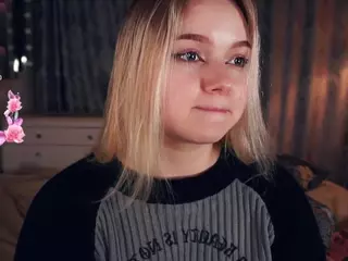Lora's Live Sex Cam Show