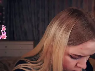 Lora's Live Sex Cam Show