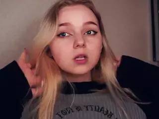Lora's Live Sex Cam Show