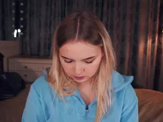 Lora's Live Sex Cam Show