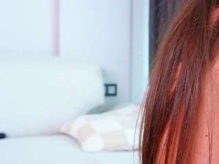 Mila live cam preview