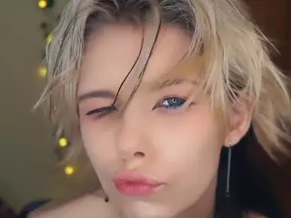 Lilian's Live Sex Cam Show
