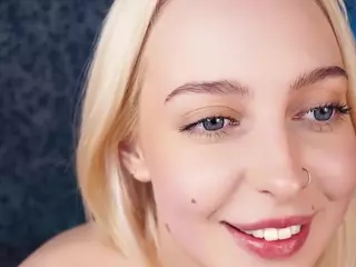 Flora's Live Sex Cam Show