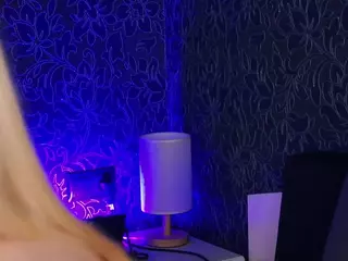 Flora's Live Sex Cam Show