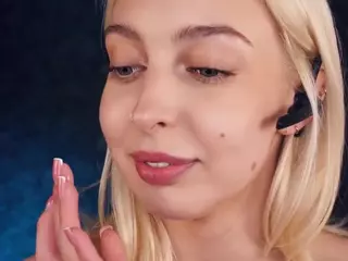 Flora's Live Sex Cam Show