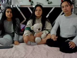 thedreamgirlss's Live Sex Cam Show
