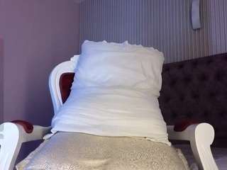 agathaa-monfort Live Webcam on CamSoda