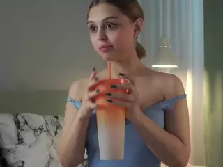 DollyChatfield's Live Sex Cam Show