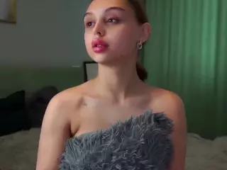 DollyChatfield's Live Sex Cam Show