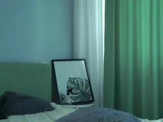 DollyChatfield's Live Sex Cam Show