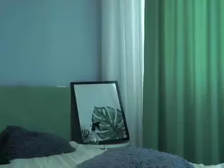 DollyChatfield's Live Sex Cam Show