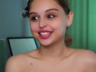 DollyChatfield's Live Sex Cam Show