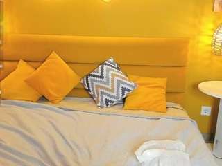 KetrinWhitee live webcam show
