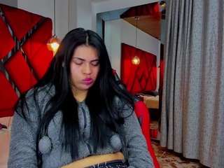 leila-08's CamSoda show and profile