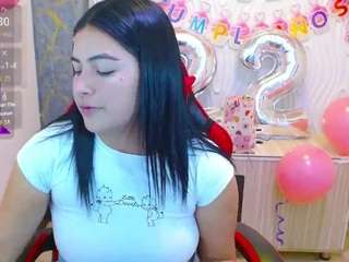 luna-torres Live Webcam on CamSoda