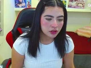 luna-torres's CamSoda show and profile