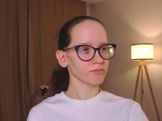 lynettebails's CamSoda show and profile