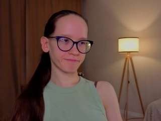 lynettebails's CamSoda show and profile