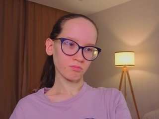 le modèle lynettebails est en webcam porno dans un show sur le site camsoda, il possède les tags suivants: anal,spanking,privateshow,real,sexting,sexy,skinny,small ass,smart,solo,spank,strip,no smoking,striptease,suck,sweet,teen (18+),thin,underwear,wet