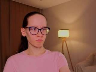 lynettebails's CamSoda show and profile