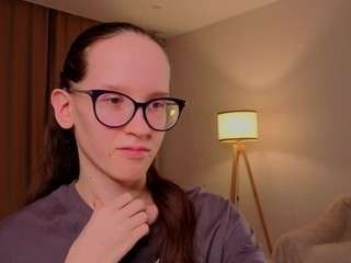 lynettebails's CamSoda show and profile