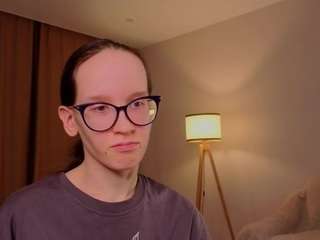 lynettebails's CamSoda show and profile