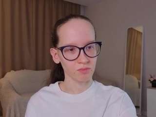 le modèle lynettebails est en webcam porno dans un show sur le site camsoda, il possède les tags suivants: anal,spanking,privateshow,real,sexting,sexy,skinny,small ass,smart,solo,spank,strip,no smoking,striptease,suck,sweet,teen (18+),thin,underwear,wet