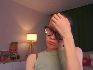 le modèle lynettebails est en webcam porno dans un show sur le site camsoda, il possède les tags suivants: anal,spanking,privateshow,real,sexting,sexy,skinny,small ass,smart,solo,spank,strip,no smoking,striptease,suck,sweet,teen (18+),thin,underwear,wet
