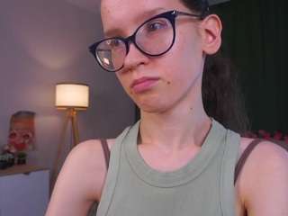 Lynettebails's cam show statistics and live stream