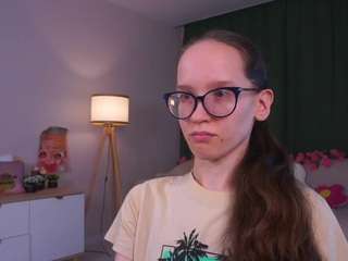 Lynettebails's cam show statistics and live stream