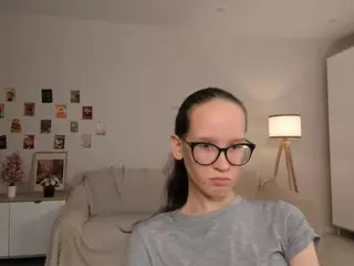 LynetteBails's Live Sex Cam Show