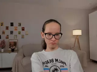 LynetteBails's Live Sex Cam Show