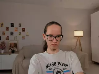 LynetteBails's Live Sex Cam Show
