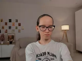 LynetteBails's Live Sex Cam Show