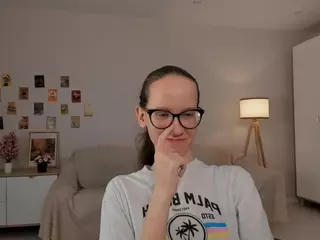 LynetteBails's Live Sex Cam Show