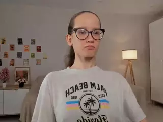 LynetteBails's Live Sex Cam Show