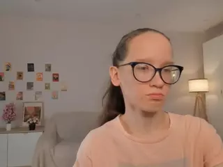 LynetteBails's Live Sex Cam Show