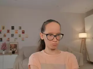LynetteBails's Live Sex Cam Show