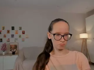 LynetteBails's Live Sex Cam Show