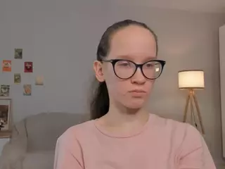 LynetteBails's Live Sex Cam Show