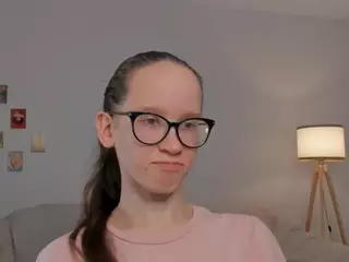 LynetteBails's Live Sex Cam Show