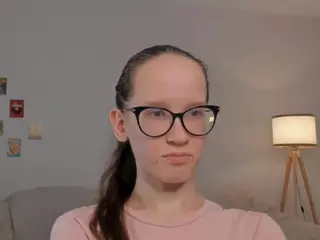 LynetteBails's Live Sex Cam Show