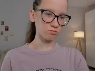 LynetteBails's Live Sex Cam Show