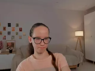 LynetteBails's Live Sex Cam Show