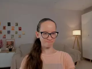 LynetteBails's Live Sex Cam Show